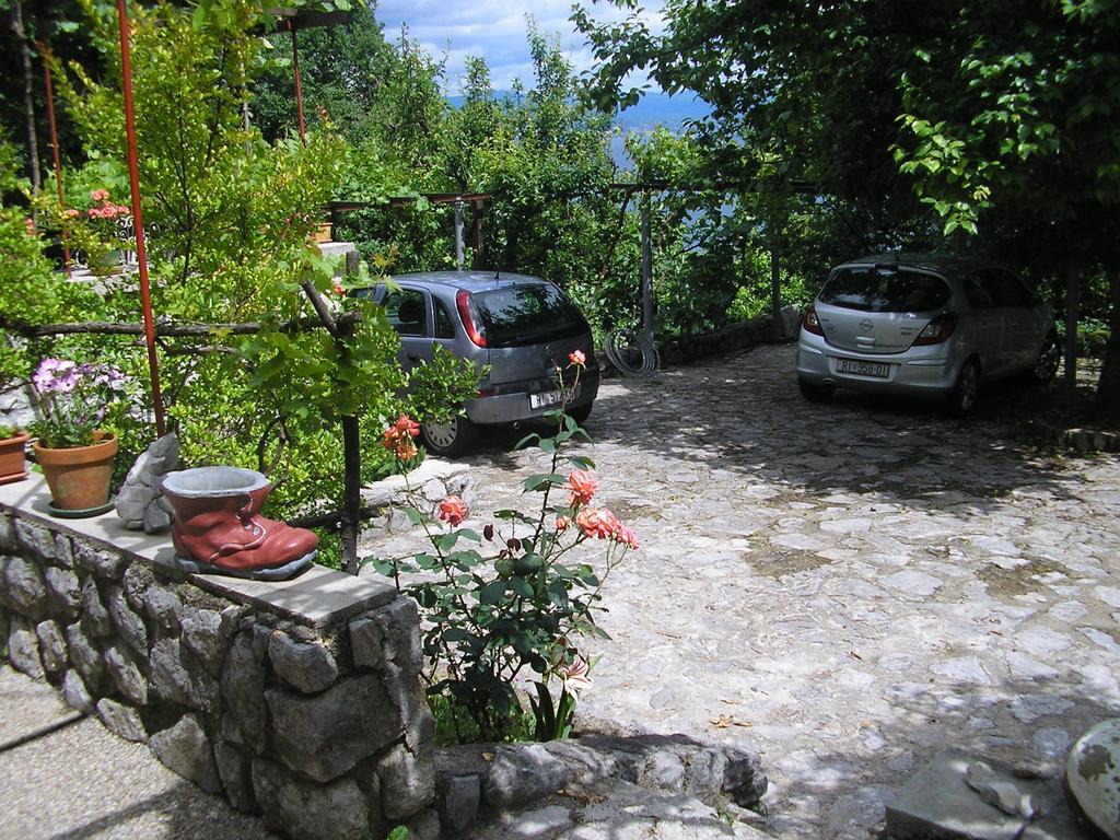 Apartments Zlatko Ičići Buitenkant foto